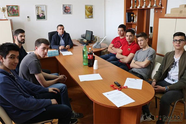 gimnazijalci_ponos-domovine