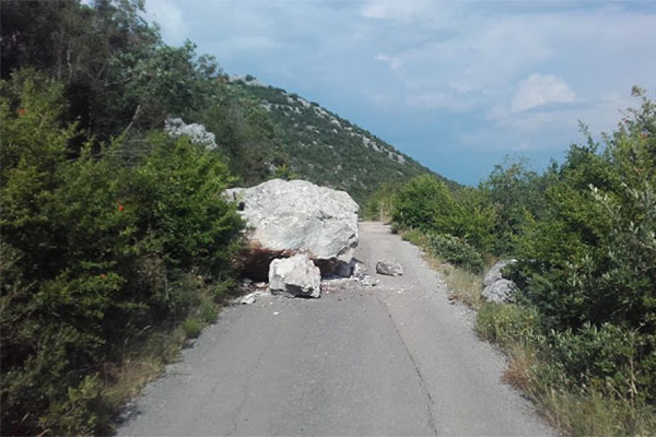 kamena_gromanda_kasce