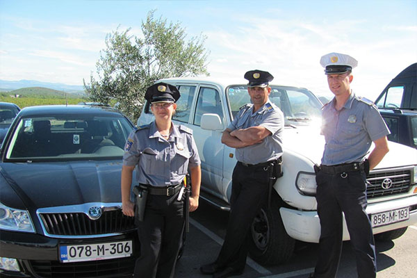 policija