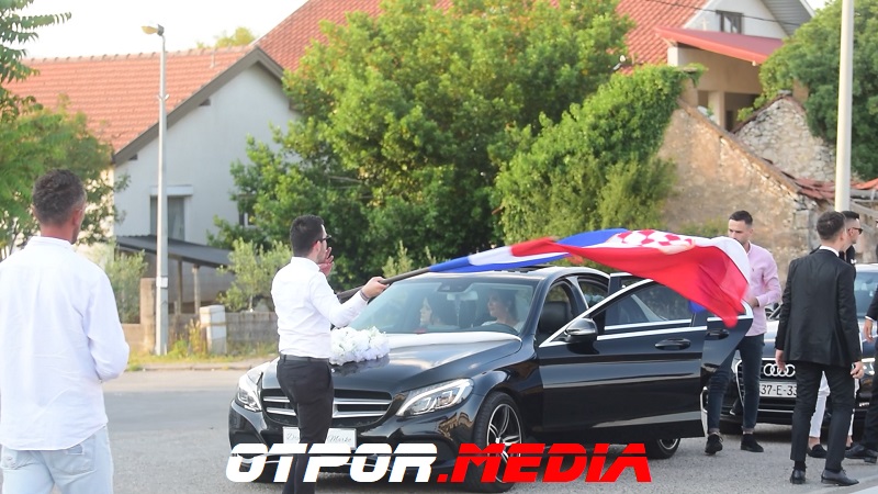 svati-damjanovici-11621-2