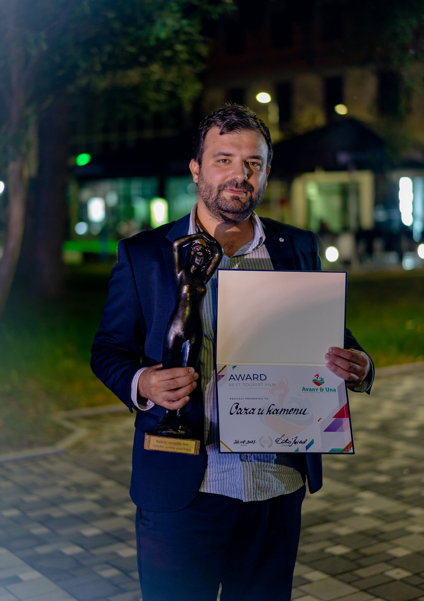 239422588_2212278775579376_8291161613656961413_n