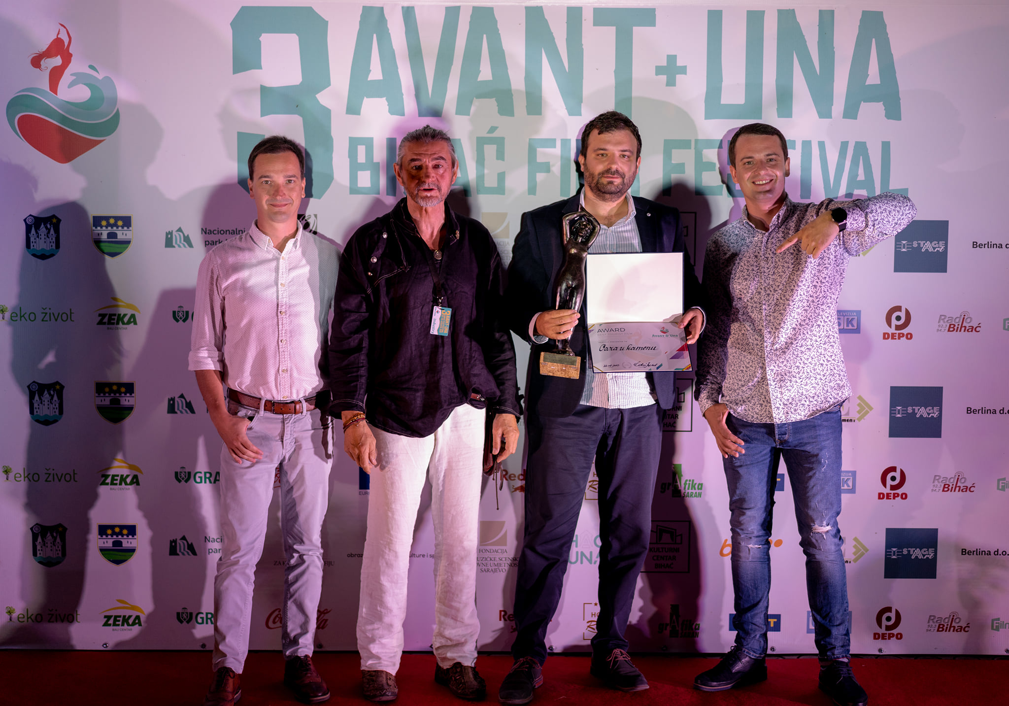 239653122_2212278745579379_2186805122048365852_n-1