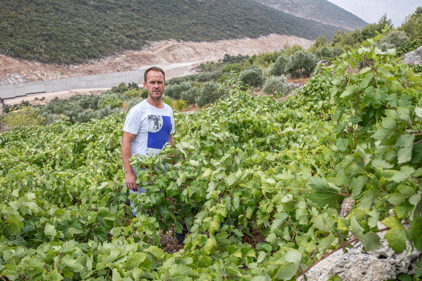 4961b0cdac6210eff33f