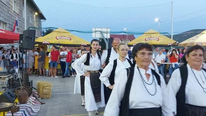 237735540_359527515711496_7200929898948868165_n