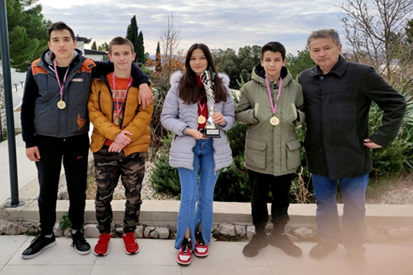 e4757061d0a81c841d766c26789632da_XL