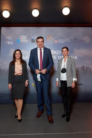 864b8cba800153011a2a