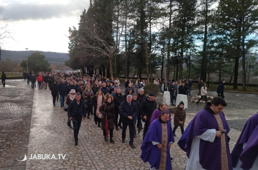 dan-sjecanja-na-pobijene-franjevce-siroki-brijeg-2