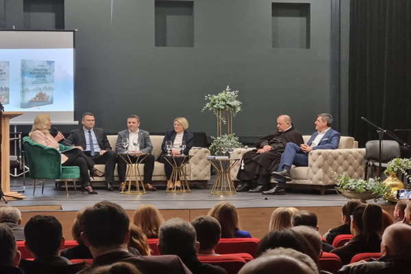 predstavljena-knjiga-Boze-Skoke