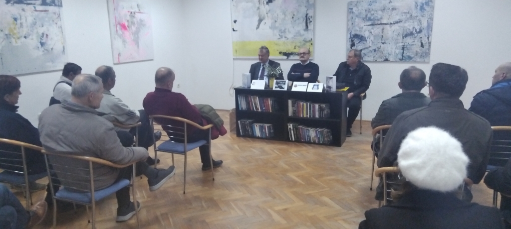 7caa7d4068bbd535a4cb2eb96891d662_XL