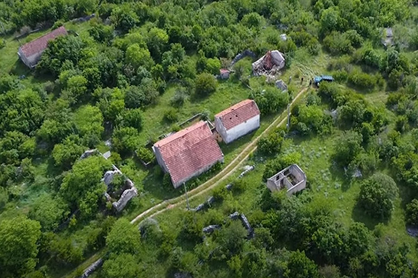 e85d109441dcd3bfcebbf9ea2e438b8d_XL