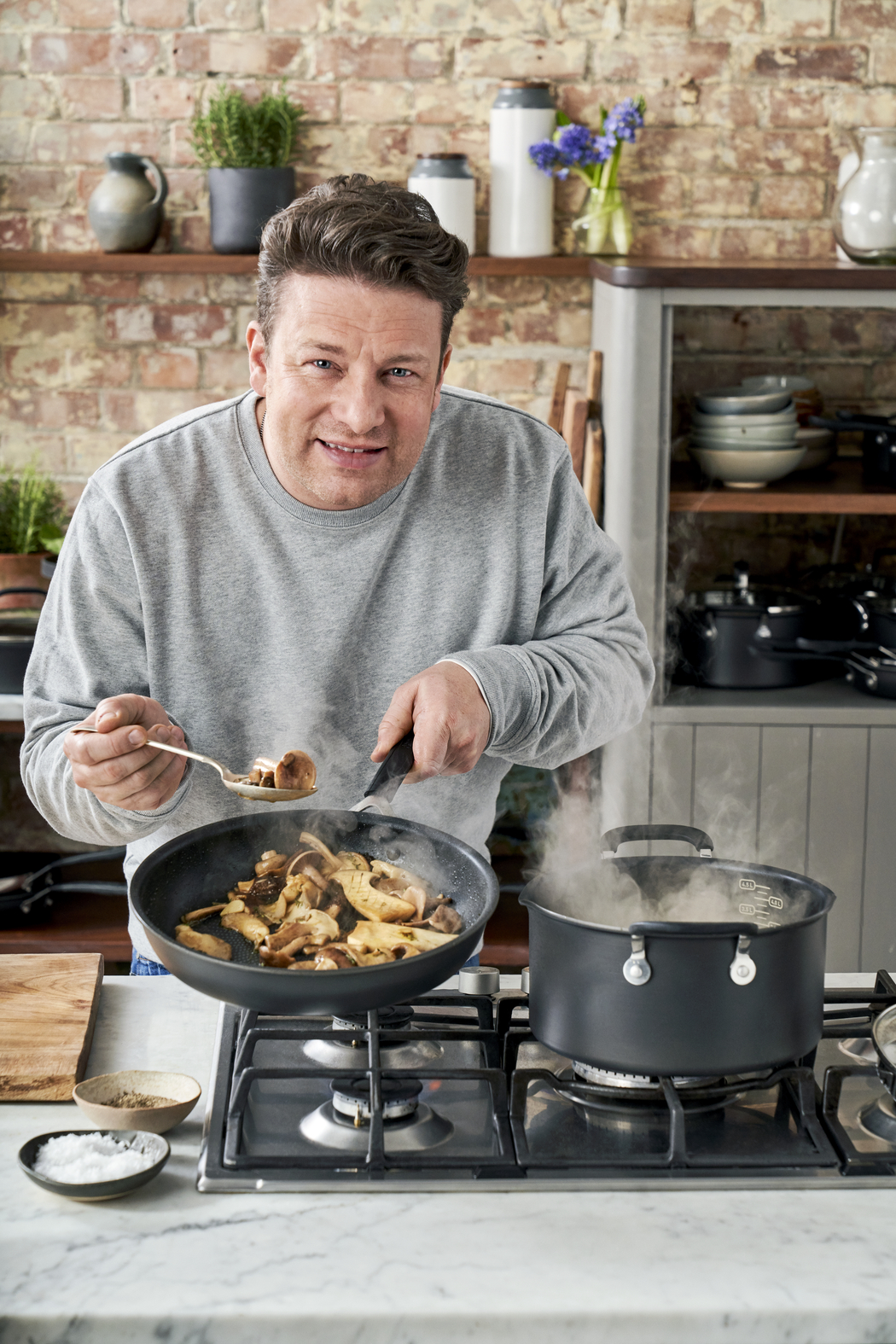 Large-Tefal-Jamie-Oliver-Quick-N-Easy-HA-70AO-2