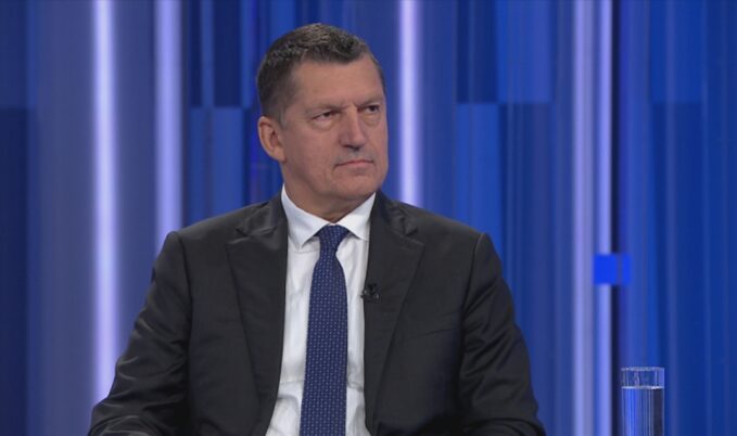 f0ed715340fe50617d64a7832a0db073_L1