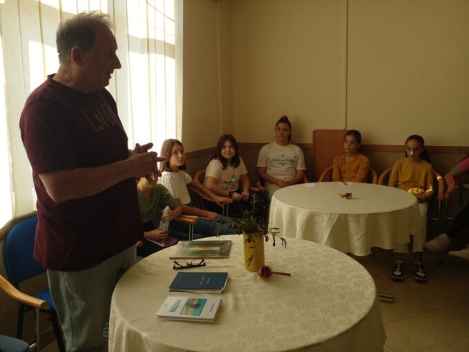 d8b0755736785b63f00c3f4ed8c7e998_L1