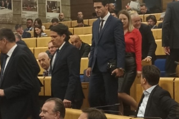 Toni_parl