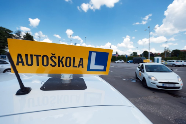 Vozačka dozvola sve skuplja: Gdje ćete najskuplje, a gdje najjeftinije položiti vozački ispit? Vozačka dozvola sve skuplja: Gdje ćete najskuplje, a gdje najjeftinije položiti vozački ispit?