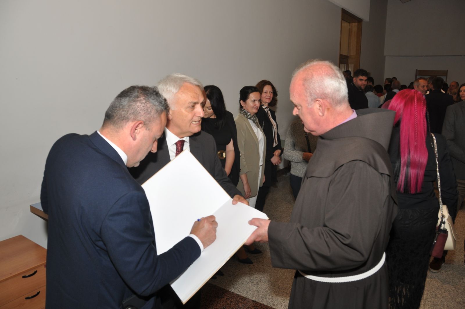 IMG-1a9529f109c96e85e1c8a48b60d912af-V