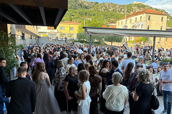 MATURANTI SKRUKOVNA
