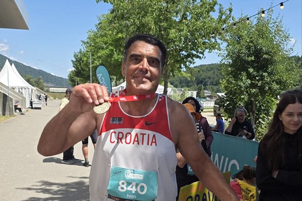 Ivan Jelavić po 14. put uspješno završio legendarni ultramaraton od 100 kilometara u Švicarskoj Ivan Jelavić po 14. put uspješno završio legendarni ultramaraton od 100 kilometara u Švicarskoj