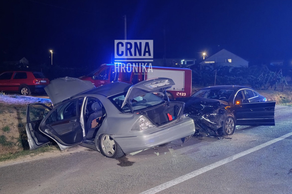 Više povrijeđenih osoba u prometnoj nesreći Više povrijeđenih osoba u prometnoj nesreći