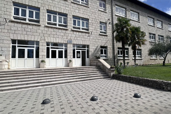 skola stolac